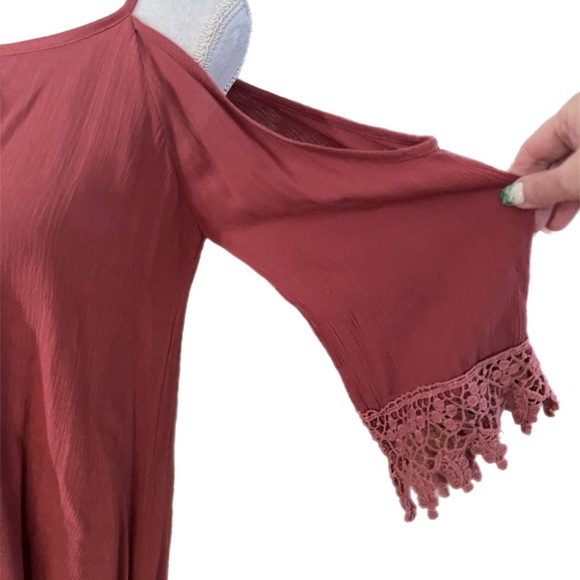 Charlotte Russe Womans Blouse Size S Cold Shoulder Mauve Color Lined - Picture 2 of 5